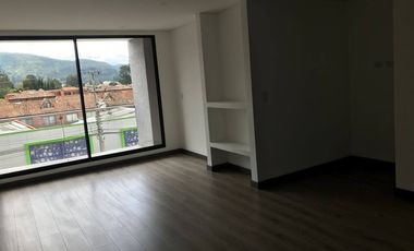 Este apartamento tiene un metraje envidiable de 123 metros, lo cual es un gran factor diferenciador. Aquí tienes tres opciones para resaltar tanto la