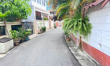 SEWA RUMAH LUAS DI UTAN JAYU KOMPLEK KEHAKIMAN Sewa Rumah  - Jakarta Timur