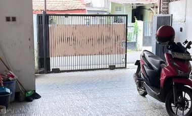 SEWA RUMAH LUAS DI UTAN JAYU KOMPLEK KEHAKIMAN Sewa Rumah  - Jakarta Timur