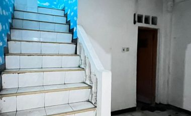 SEWA RUMAH LUAS DI UTAN JAYU KOMPLEK KEHAKIMAN Sewa Rumah  - Jakarta Timur
