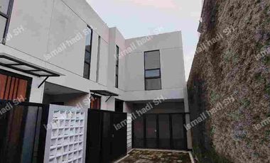 Rumah Baru di Riungbandung Siap huni, SHM dekat Sekolahan di Kota Bandung.