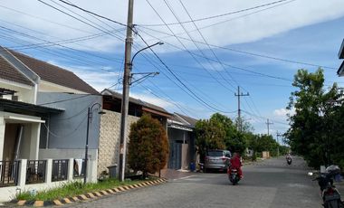 Rumah Dekan Bandara Juanda di Perum Grand Surya Sidoarjo