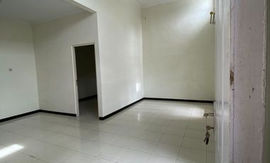 Rumah Dekan Bandara Juanda di Perum Grand Surya Sidoarjo