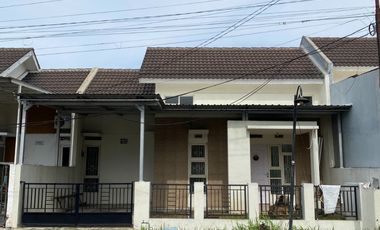 Rumah Dekan Bandara Juanda di Perum Grand Surya Sidoarjo