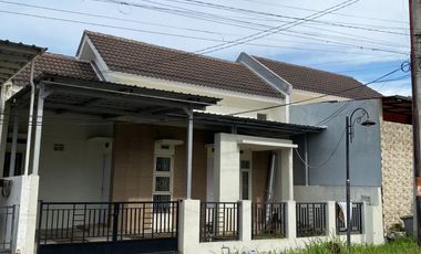 Rumah Dekan Bandara Juanda di Perum Grand Surya Sidoarjo