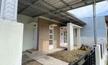 Rumah Dekan Bandara Juanda di Perum Grand Surya Sidoarjo
