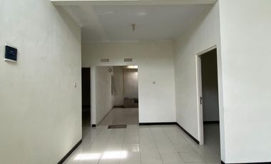 Rumah Dekan Bandara Juanda di Perum Grand Surya Sidoarjo
