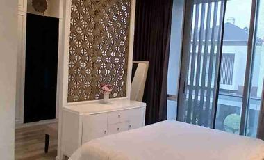 Di Sewakan Rumah 2 Lantai Furnished Posisi Hook Cluster Eropa Sedayu City Kelapa Gading