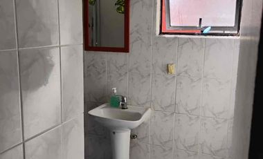 SE ARRIENDA AMPLIA CASA EN CUMPEO