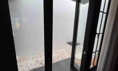 Di jual Rumah Mewah Modern 2 Lantai plus Attic Di Metland Menteng Cakung access dekat tol