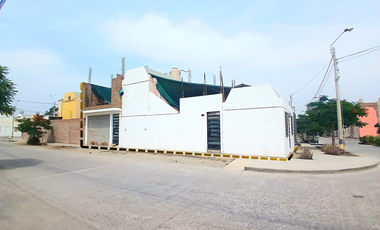 ALQUILO CASA AMPLIA EN ESQUINA EN LA URB. LAS PIEDRAS DE BUENA VISTA - LLAXTA