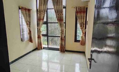 Rumah disewakan 2lantai Sidoarjo kota