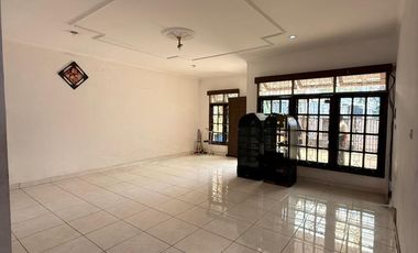 Dijual Cepat Rumah 2 Lantai di Danau Indah – Lokasi Strategis & Siap Huni 013