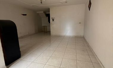 Dijual Cepat Rumah 2 Lantai di Danau Indah – Lokasi Strategis & Siap Huni 013