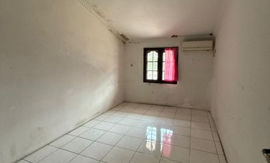 Dijual Cepat Rumah 2 Lantai di Danau Indah – Lokasi Strategis & Siap Huni 013