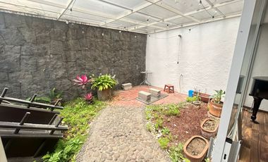 Casa en Venta Para Actualizar, Magisterial Vistabella