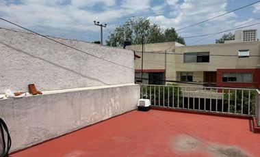 Casa en Venta Para Actualizar, Magisterial Vistabella