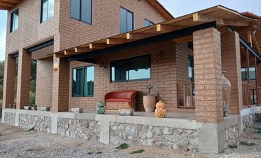 2 Cabañas Hermosas con Terraza para descanso a precio de 1
