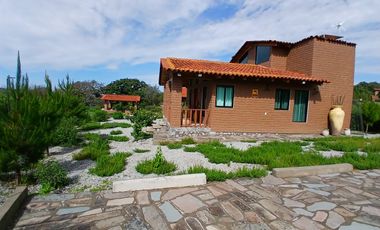 2 Cabañas Hermosas con Terraza para descanso a precio de 1