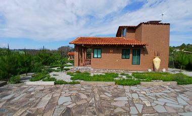 2 Cabañas Hermosas con Terraza para descanso a precio de 1