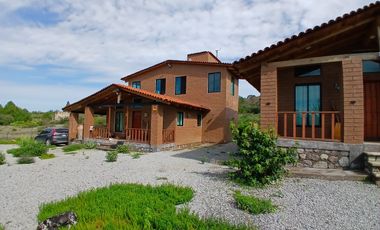 2 Cabañas Hermosas con Terraza para descanso a precio de 1