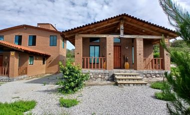 2 Cabañas Hermosas con Terraza para descanso a precio de 1