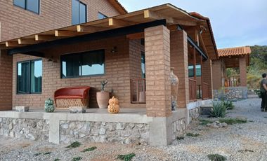 2 Cabañas Hermosas con Terraza para descanso a precio de 1