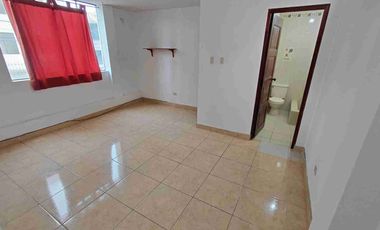 SE VENDE CASA DE 4 PISOS (3ro y 4to PISO SON DEPARTAMENTOS INDEPENDIENTES, 2 GARAJES) Ubicado en Urbanización Elio - Cercado de lima