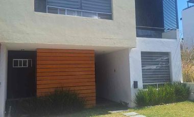 CASA EN RENTA EN TRES MARÍAS