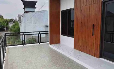Townhouse Murah pinggir jalan di Timur Jakarta