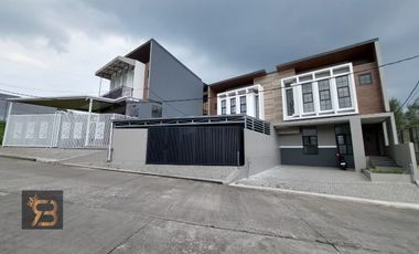 RUMAH BARU MODERN DI PONDOK HIJAU Gegerkalong Setiabudi Bandung Akses Mudah