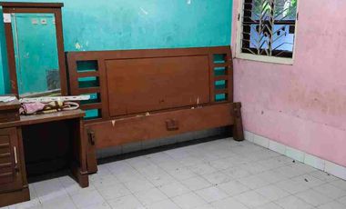 Rumah hitung tanah 750 jt LT 102 bangunan masih kokoh di Pekayon bebas banjir