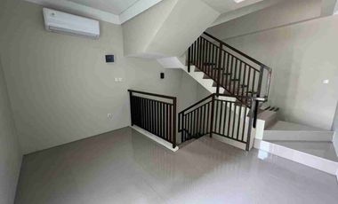 Dijual Full Furnished Town House Di Bintaro