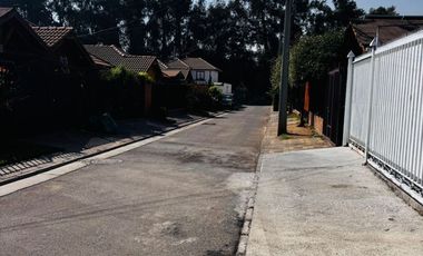 Linda Casa Amplia De 3d Y 2B  mas 4 estacionamientos en  Entorno Natural