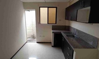 Alquilo casa en la Urbanización La Joya