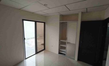 Alquilo casa en la Urbanización La Joya