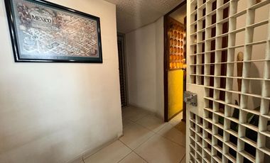 Estupenda oficina  con vista panorámica y  azotea de gran potencial , ideal!