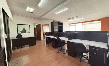 Estupenda oficina  con vista panorámica y  azotea de gran potencial , ideal!