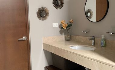 Casa en venta con amplio terreno en Cholul