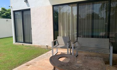 Casa en venta con amplio terreno en Cholul