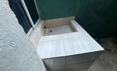 MUCHO LOTE UNO ETAPA SIETE ALQUILO HERMOSA Y AMPLIA CASA DOS PLANTAS, TRES DORMITORIOS, EXCELENTES ACABADOS