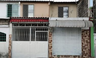 MUCHO LOTE UNO ETAPA SIETE ALQUILO HERMOSA Y AMPLIA CASA DOS PLANTAS, TRES DORMITORIOS, EXCELENTES ACABADOS