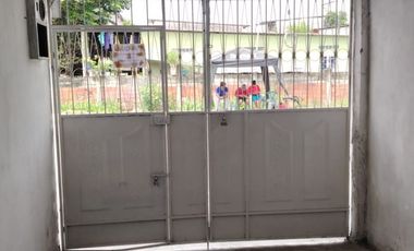 MUCHO LOTE UNO ETAPA SIETE ALQUILO HERMOSA Y AMPLIA CASA DOS PLANTAS, TRES DORMITORIOS, EXCELENTES ACABADOS