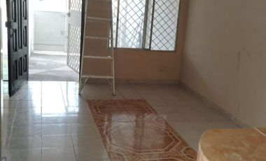 MUCHO LOTE UNO ETAPA SIETE ALQUILO HERMOSA Y AMPLIA CASA DOS PLANTAS, TRES DORMITORIOS, EXCELENTES ACABADOS