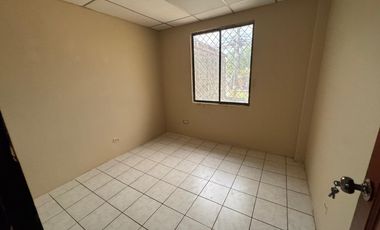 MUCHO LOTE UNO ETAPA SIETE ALQUILO HERMOSA Y AMPLIA CASA DOS PLANTAS, TRES DORMITORIOS, EXCELENTES ACABADOS