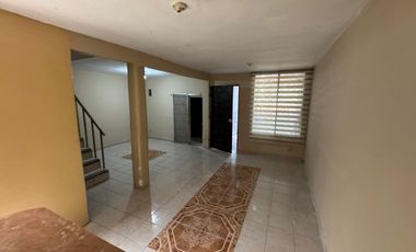 MUCHO LOTE UNO ETAPA SIETE ALQUILO HERMOSA Y AMPLIA CASA DOS PLANTAS, TRES DORMITORIOS, EXCELENTES ACABADOS