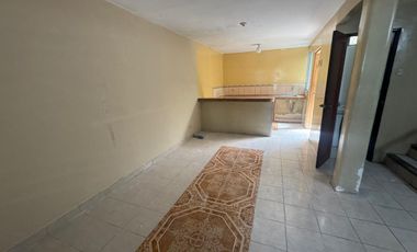 MUCHO LOTE UNO ETAPA SIETE ALQUILO HERMOSA Y AMPLIA CASA DOS PLANTAS, TRES DORMITORIOS, EXCELENTES ACABADOS