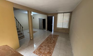 MUCHO LOTE UNO ETAPA SIETE ALQUILO HERMOSA Y AMPLIA CASA DOS PLANTAS, TRES DORMITORIOS, EXCELENTES ACABADOS