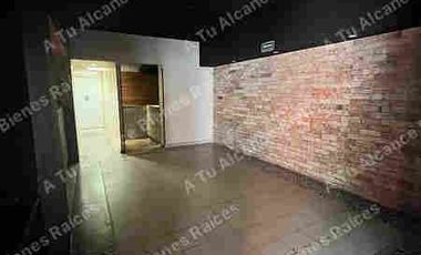 Venta de casa con uso de suelo en Av. Miguel Ángel de Quevedo. Coyoacan, CDMX.