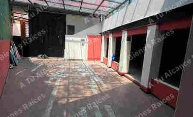 Venta de casa con uso de suelo en Av. Miguel Ángel de Quevedo. Coyoacan, CDMX.